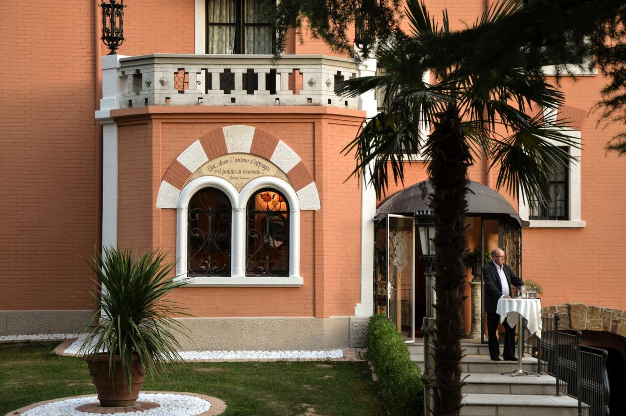 Casale In Collina Pensionat Capriva del Friuli Eksteriør billede